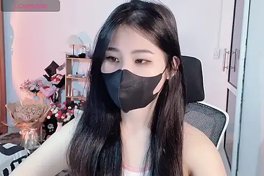 Snapshot of ___Daisy___ chatting on 10.21.25 Daisy online show from 10.21.25