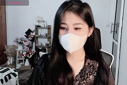 Snapshot of ___Daisy___ chatting on 10.23.25 Daisy online show from 10.23.25