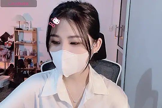 Snapshot of ___Daisy___ chatting on 10.30.25 Daisy online show from 10.30.25