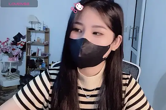 Snapshot of ___Daisy___ chatting on 11.07.25 Daisy online show from 11.07.25