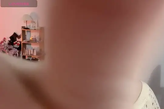 Snapshot of ___Daisy___ chatting on 11.19.25 Daisy online show from 11.19.25