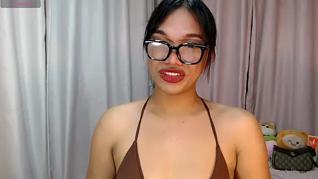 Snapshot of Herbielustts chatting on 11.24.25 Herbielustts online show from 11.24.25