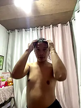 Snapshot of Herbielustts chatting on 12.19.25 Herbielustts online show from 12.19.25