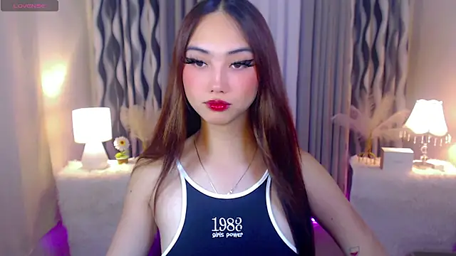 Kiah Wyatt online show from 11.04.25