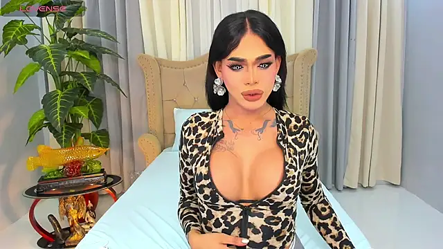 Snapshot of MochaliciousTransOnTop chatting on 03.31.26 MochaliciousTransOnTop online show from 03.31.26