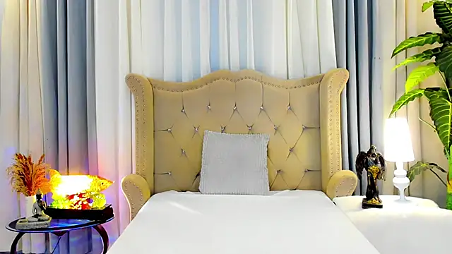 MochaliciousTransOnTop online show from 04.28.26