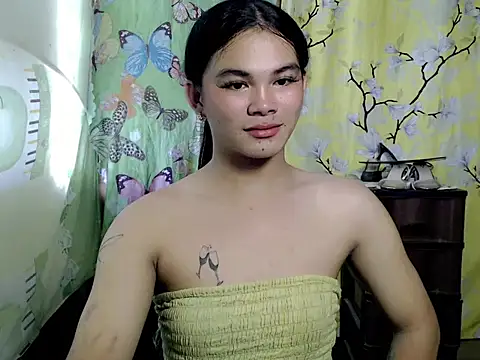 Snapshot of urgirljane chatting on 10.21.25 urgirljane online show from 10.21.25