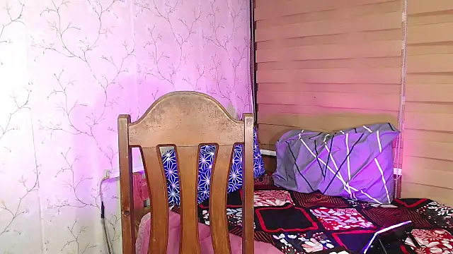 Snapshot of TssluttyNikka chatting on 09.10.25 TssluttyNikka online show from 09.10.25