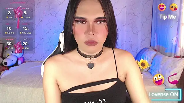 Snapshot of TssluttyNikka chatting on 04.08.26 TssluttyNikka online show from 04.08.26
