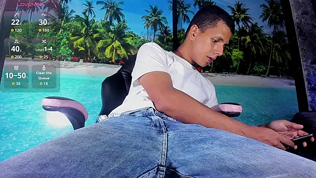 Snapshot of BigMonstercoks69 chatting on 03.10.26 BigMonstercoks69 online show from 03.10.26