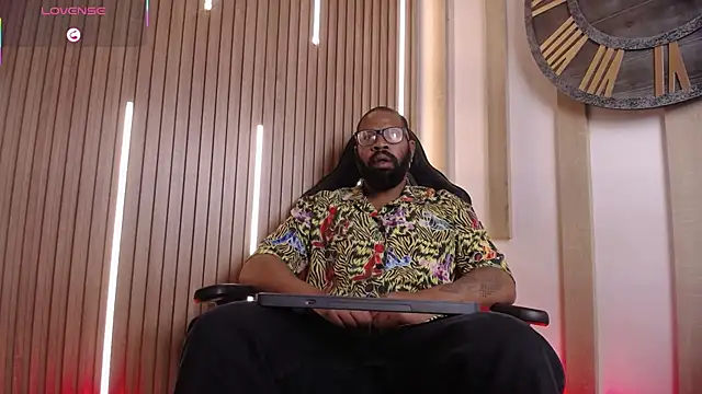 Snapshot of King_Malik chatting on 09.29.25 King Malik online show from 09.29.25