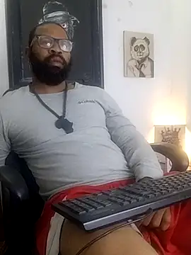 Snapshot of King_Malik chatting on 11.10.25 King Malik online show from 11.10.25