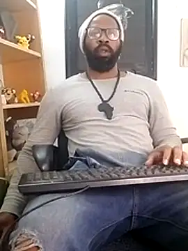 Snapshot of King_Malik chatting on 11.11.25 King Malik online show from 11.11.25