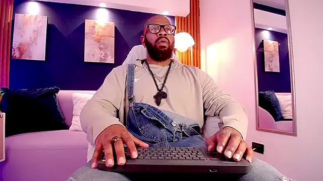 Snapshot of King_Malik chatting on 03.12.26 King Malik online show from 03.12.26