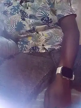 Snapshot of OnlyMoneyIwanT chatting on 09.26.25 OnlyMoneyIwanT online show from 09.26.25