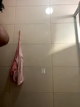 morenaluaa online show from 10.18.25