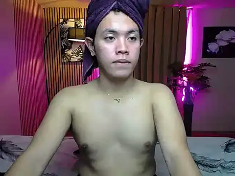 Snapshot of lava_lux chatting on 10.20.25 lava lux online show from 10.20.25