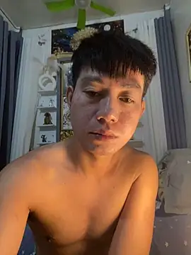 xshyboyx online show from 10.08.25