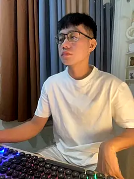 xshyboyx online show from 10.29.25