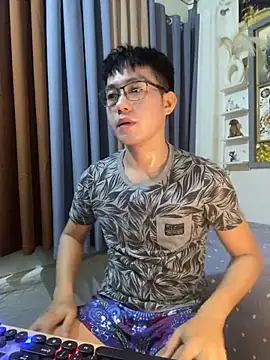 xshyboyx online show from 11.09.25