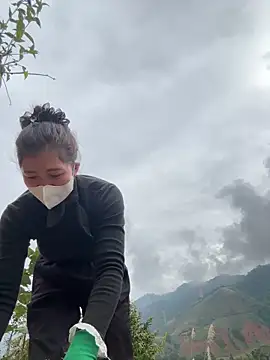 ThiHa003 online show from 12.14.25