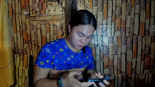 Snapshot of Sasha_Faux09 chatting on 10.27.25 Sasha Faux09 online show from 10.27.25