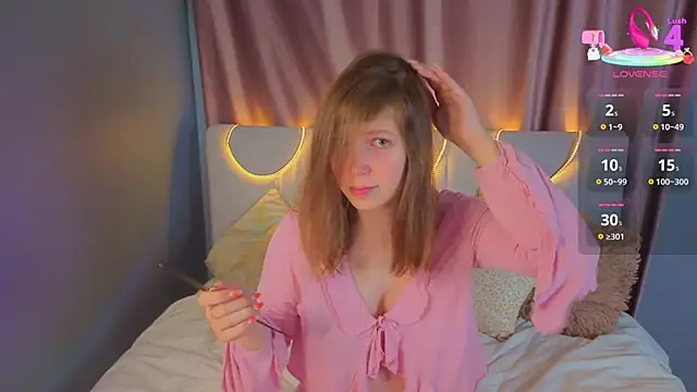 Snapshot of BeatrixCarIeton chatting on 09.24.25 BeatrixCarIeton online show from 09.24.25