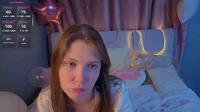 Snapshot of BeatrixCarIeton chatting on 10.04.25 BeatrixCarIeton online show from 10.04.25