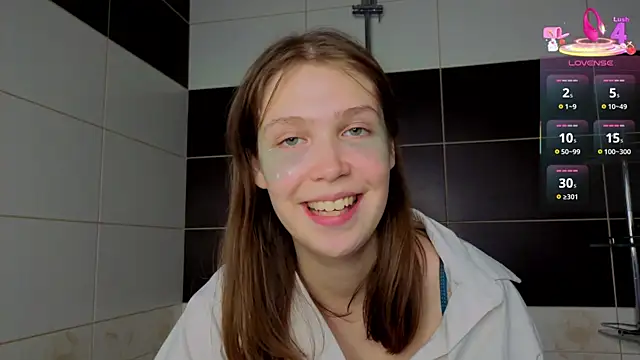 Snapshot of BeatrixCarIeton chatting on 10.15.25 BeatrixCarIeton online show from 10.15.25