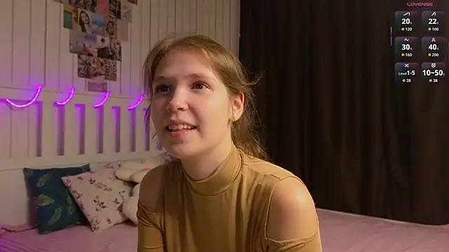 Snapshot of BeatrixCarIeton chatting on 11.07.25 BeatrixCarIeton online show from 11.07.25