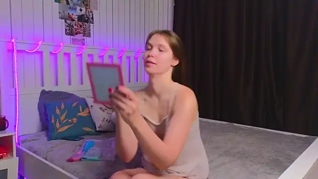 Snapshot of BeatrixCarIeton chatting on 11.08.25 BeatrixCarIeton online show from 11.08.25