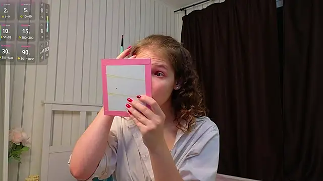 Snapshot of BeatrixCarIeton chatting on 11.12.25 BeatrixCarIeton online show from 11.12.25