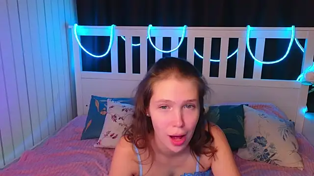 Snapshot of BeatrixCarIeton chatting on 11.14.25 BeatrixCarIeton online show from 11.14.25