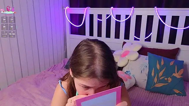 Snapshot of BeatrixCarIeton chatting on 11.22.25 BeatrixCarIeton online show from 11.22.25