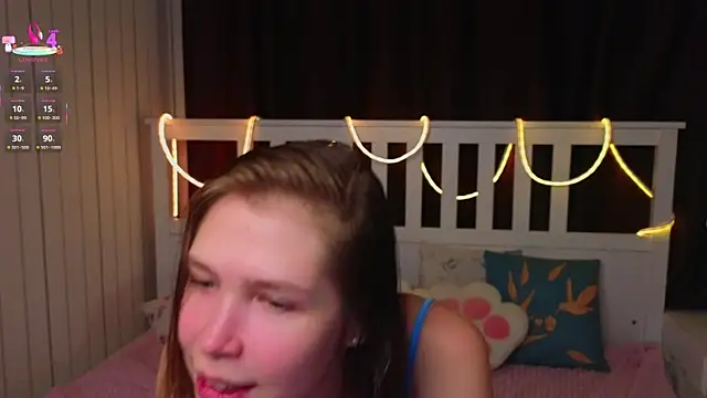 Snapshot of BeatrixCarIeton chatting on 11.28.25 BeatrixCarIeton online show from 11.28.25