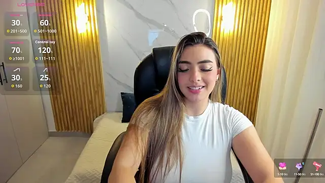 Snapshot of KYLIE_JONES6 chatting on 10.06.25 KYLIE JONES6 online show from 10.06.25