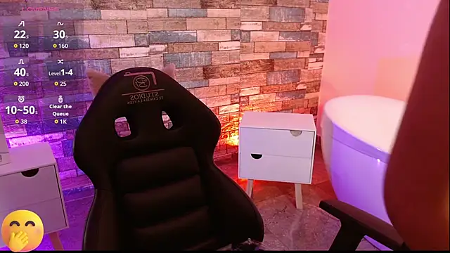 Snapshot of LIHIAN_TAY chatting on 10.04.25 LIHIAN TAY online show from 10.04.25