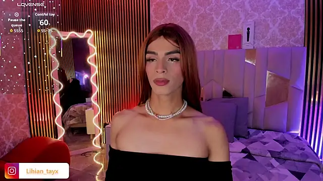 Snapshot of LIHIAN_TAY chatting on 10.17.25 LIHIAN TAY online show from 10.17.25