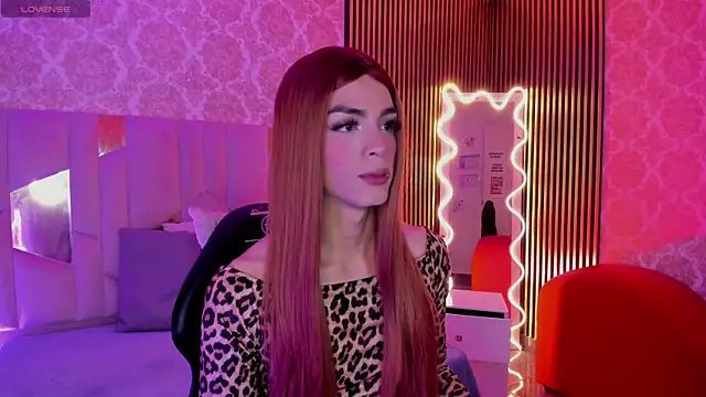 Snapshot of LIHIAN_TAY chatting on 10.31.25 LIHIAN TAY online show from 10.31.25