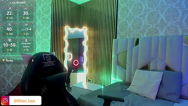 Snapshot of LIHIAN_TAY chatting on 11.08.25 LIHIAN TAY online show from 11.08.25