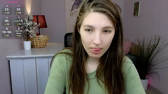 Snapshot of Mia_Myles chatting on 10.19.25 Mia Myles online show from 10.19.25