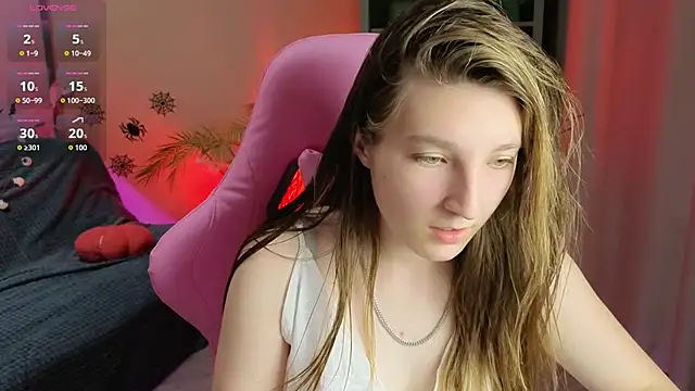 Snapshot of Mia_Myles chatting on 10.26.25 Mia Myles online show from 10.26.25