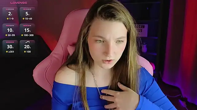 Snapshot of Mia_Myles chatting on 11.30.25 Mia Myles online show from 11.30.25