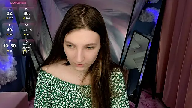 Snapshot of Mia_Myles chatting on 12.14.25 Mia Myles online show from 12.14.25