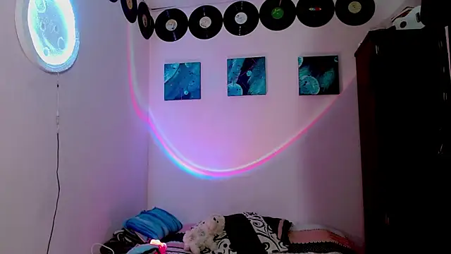 meghan devil  online show from 11.13.25