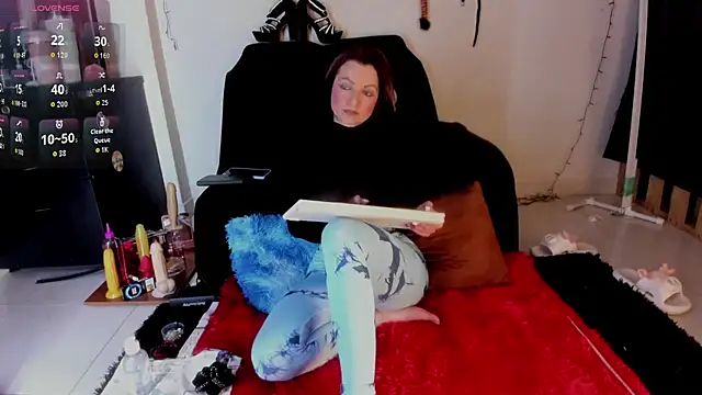 Snapshot of angierot2025 chatting on 11.19.25 angierot2025 online show from 11.19.25