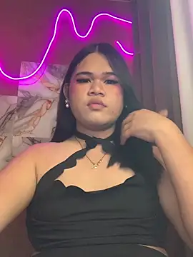 Snapshot of shantal_moon69 chatting on 04.02.26 shantal moon69 online show from 04.02.26