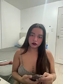 Snapshot of urasianlady chatting on 10.11.25 urasianlady online show from 10.11.25