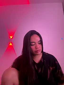 Snapshot of urasianlady chatting on 10.31.25 urasianlady online show from 10.31.25