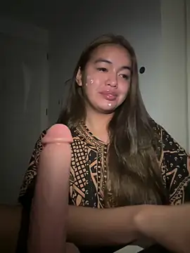 Snapshot of urasianlady chatting on 11.27.25 urasianlady online show from 11.27.25